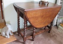 Antique Barley Twist Drop Leaf Gate LegTable