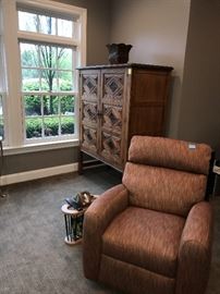 COPPER BARCALOUNGER -RUSTY ORANGE GOLD COLOR
PURCHASED 2013 FROM GORMAN’S-ASKING $500
MSRP $1,259