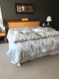 CUSTOM HAND-CRAFTED MODERN STYLE SOLID WOOD
BEDROOM SET- ASKING $2,800
INCLUDES:
LONG 8 DRAWER DRESSER (SOFT CLOSE DRAWERS)
HANGING MIRROR
TWO NIGHTSTANDS
KING SIZE HEADBOARD
MSRP $7,800