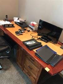 CUSTOM HAND-CRAFTED ONE OF A KIND LARGE EXECUTIVE DESK-CHERRY WOOD & BRAZILIAN CHERRY- ASKING $700