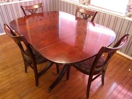Hickory Mfg. Co. drop-leaf dining room table - 6 chairs - 2 additional inserts