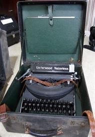 Underwood Noiseless typewriter w/ original case