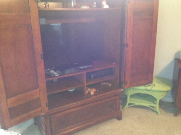 Armoire for TV or clothes