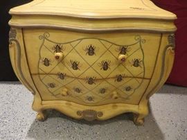 BUMBLE BEE BOMBAY CHEST
