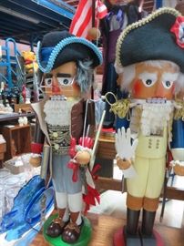 BENJAMIN FRANKLIN  NUTCRACKER   STEINBACK 
GEORGE WASHINGTON  NUTCRACKER   STEINBACK 
