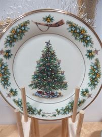 LENOX HOLIDAY COLLECTOR PLATE 2002 NETHERLANDS
