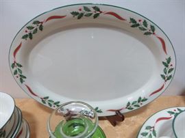 COUNTRY HOLLY PLATTER LENOX CHINA