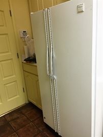 Whirlpool Side by side Refrigerator