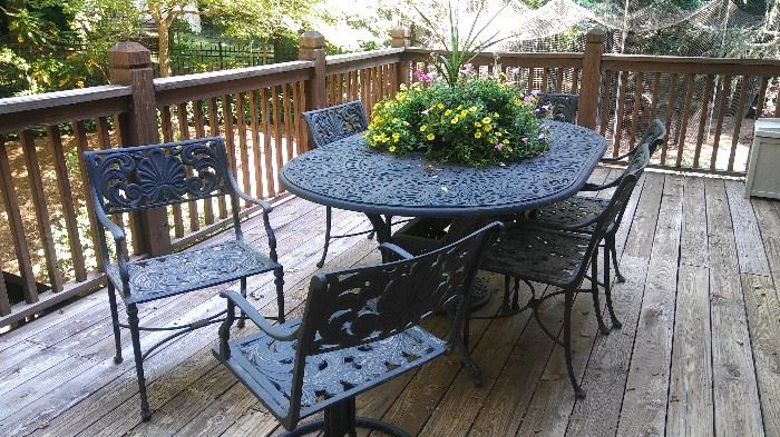 Very nice iron table and chairs