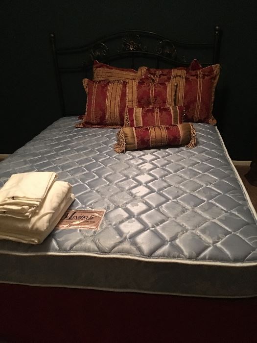 Queen mattress and box springs