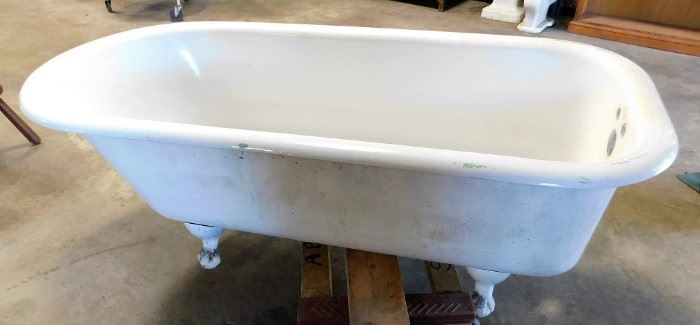 Claw Foot Cast iron tub