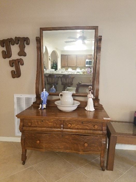 Vintage wash stand