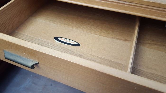 Oakmasters Modern 4 Drawer Dresser