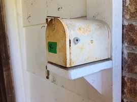 Vintage leave a note mailbox @ front door