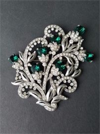 Lot 45. Eisenberg Original Costume Brooch
