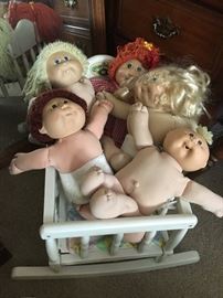 Full "patch" of Cabbage Patch kids