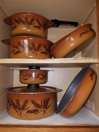 Vintage cookware set