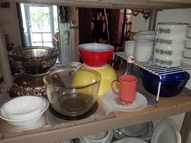 Mixing bowls including Pyrex Colors & more!