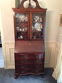 Secretary with claw feet