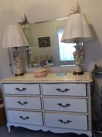 dresser and pair china lamps