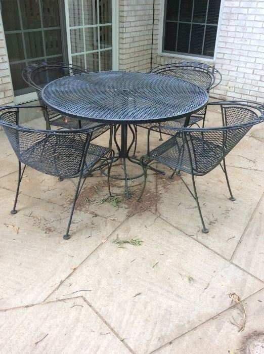 Fleur de Lis Estate Sales in Chesterfield, MO starts on 6/3/2017