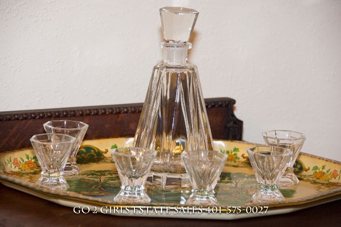 Glass decanter set