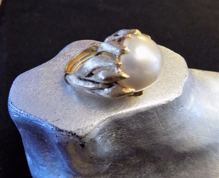 14KT GOLD  1970'S PEARL RING