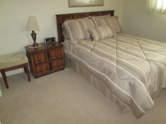 Full size bed