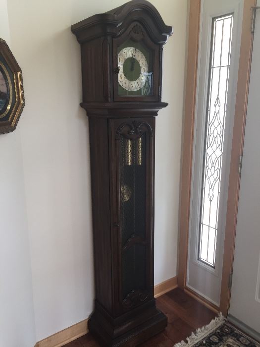  Grandmother clock 