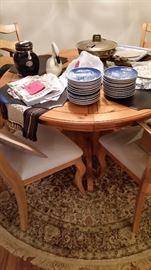 Nice Modern Table and Chairs