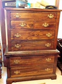 7 Drawer Chest on Chest