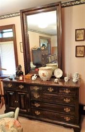 10 Drawer Dresser w/Mirror