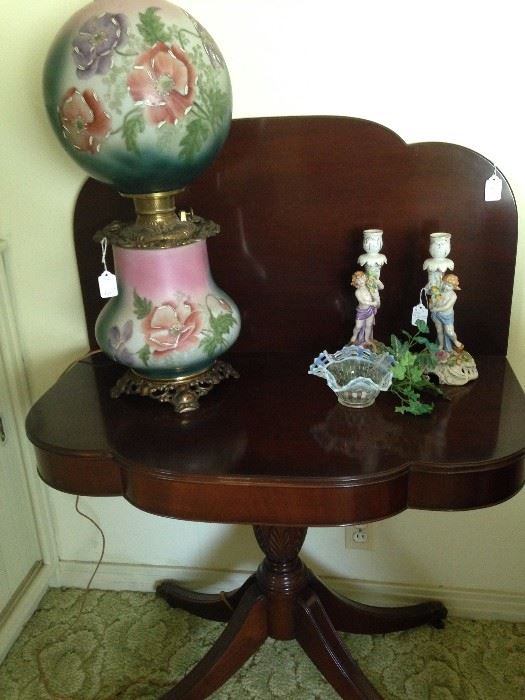 Curved legged (paw claw feet) antique folding game table with flip top; "Gone With the Wind" lamp