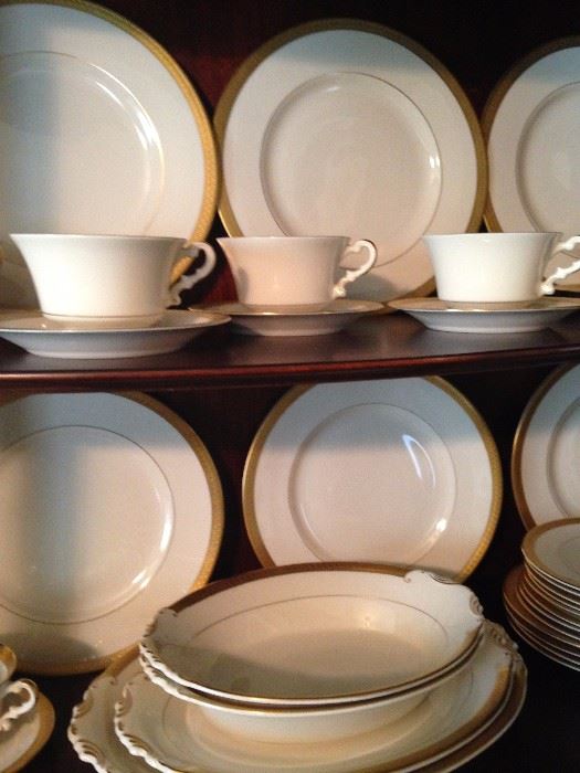 Syracuse "Bracelet" china (12 dinner plates, 12 cups & saucers, and 12 fruit plates with other misc. pieces)