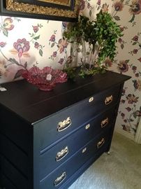 Black 3-drawer chest