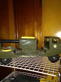 Vintage metal army truck (Electronic Cannon)