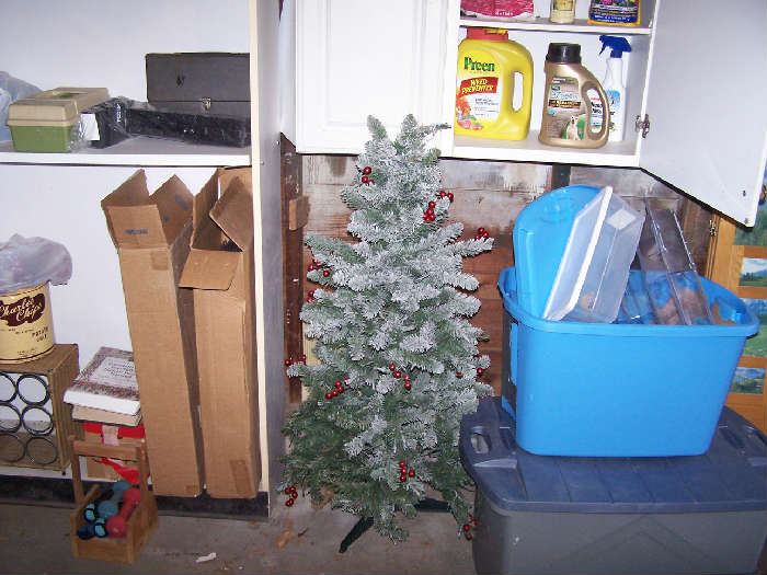 CHRISTMAS TREE & GARAGE MISC.