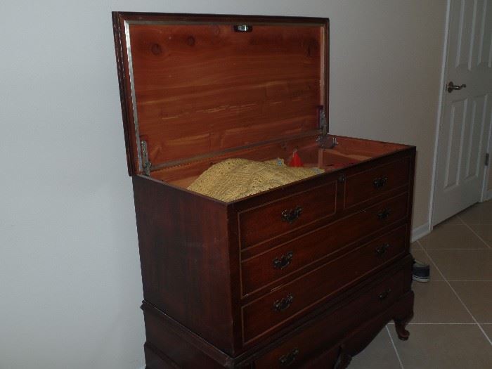 Blanket chest w/drawer on the bottom only 