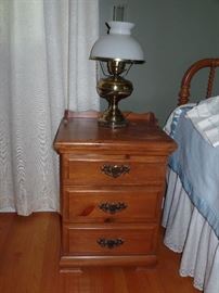 Night stand/side table