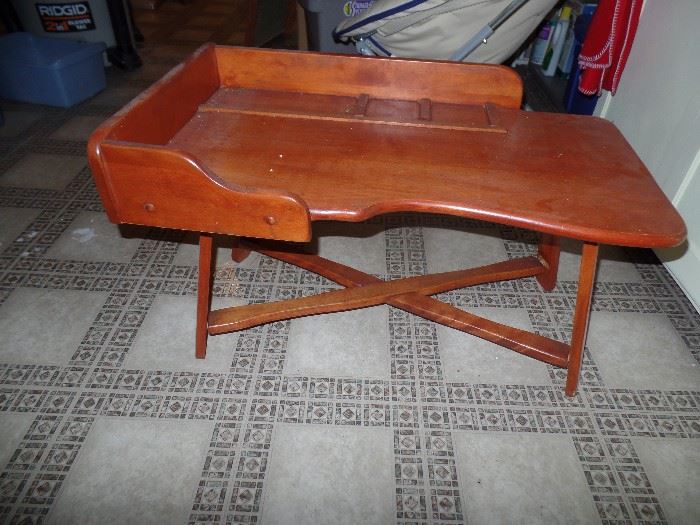 Cobbler's bench table