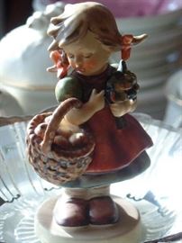 Goebel #355 Hummel figurine