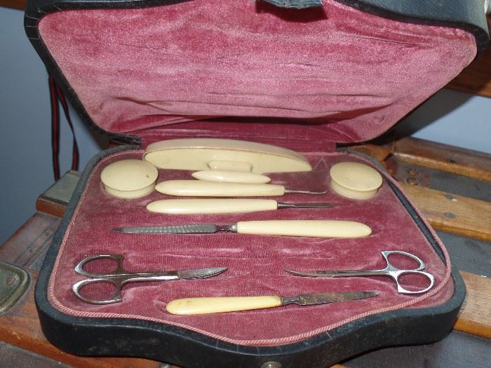 Vintage and rare, manicure set with box!