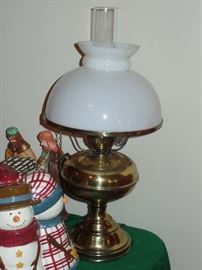 1 of 2 matching brass lamps