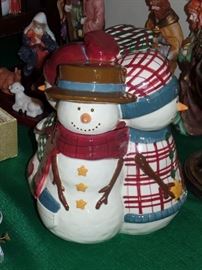 3 Snowman cookie jar