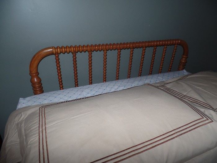 Jenny Lind double bed