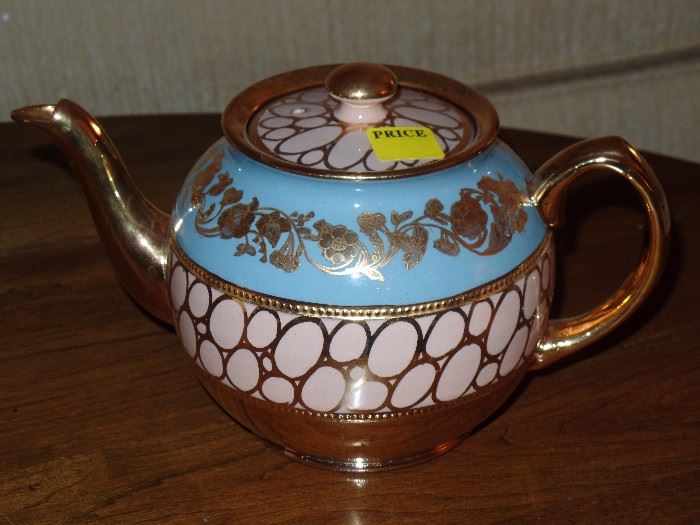 Beautiful Sadler tea pot - Made in England