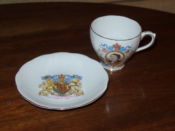 Royal Standard Queen Elizabeth tea cup