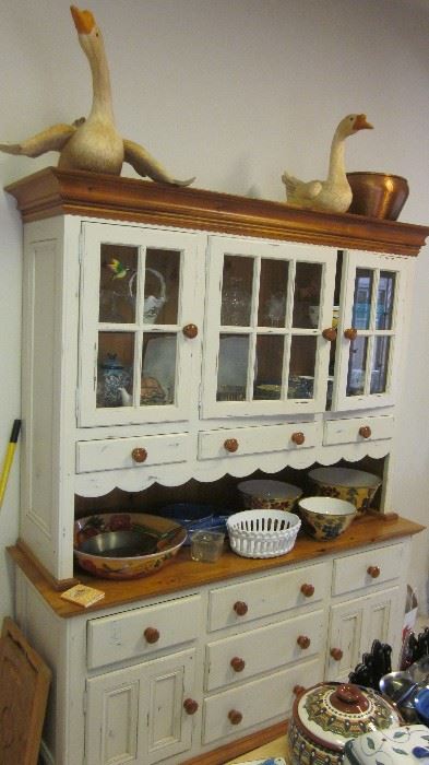 COUNTRY FRENCH HUTCH