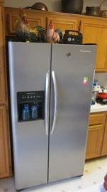 STAINLESS STEEL FRONT SIDE-BY-SIDE FRIDGE