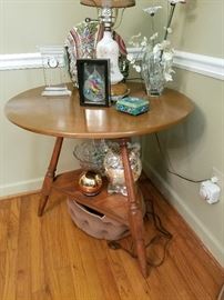 Tri-leg round accent table. Colonial hard rock maple. $300